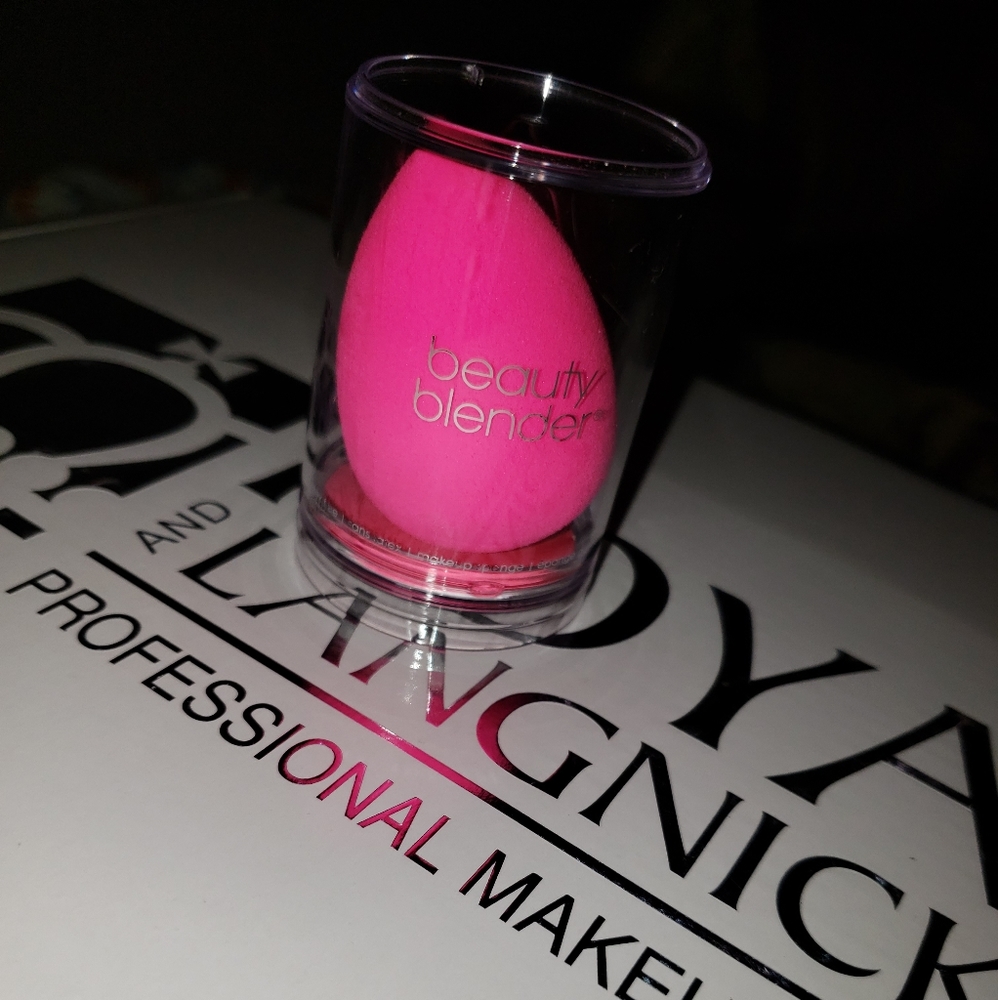 NEW Beauty Blender Original makeup sponge, Pink